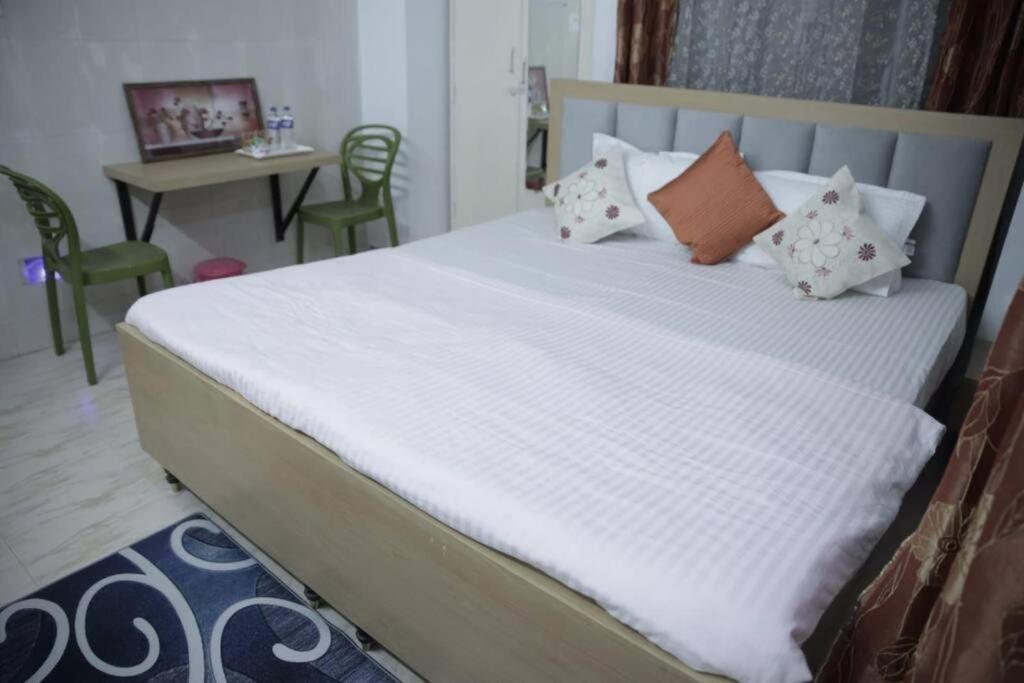 Ap Suite - By Ap Villa'S And Resort'S อุจเจน ภายนอก รูปภาพ